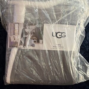 UGG Gray and White Hooded Throw